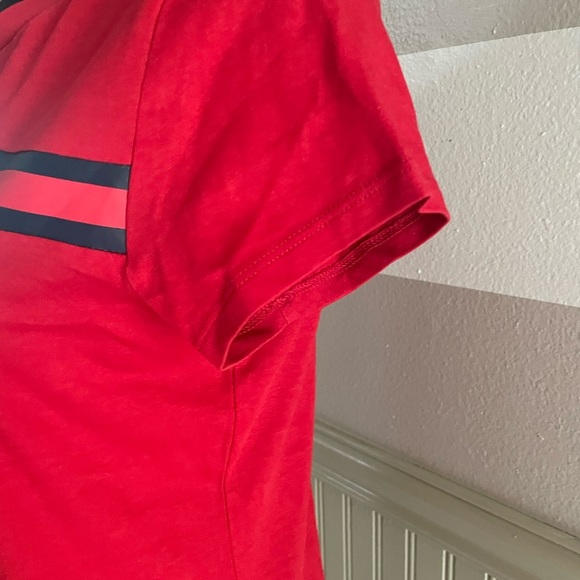 100% Cotton Tommy Hilfiger Red Short Sleeve Tee - Picture 2 of 6